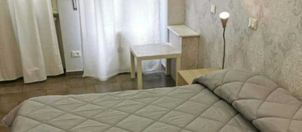 Prenotazione B&B a Roma - verifica disponibilità e prezzi bed and breakfast prenota camera con bagno interno dove dormire vicino stazione Ostiense